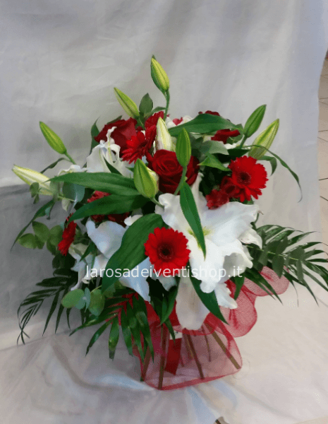 Mazzo di lilium e fiori misti