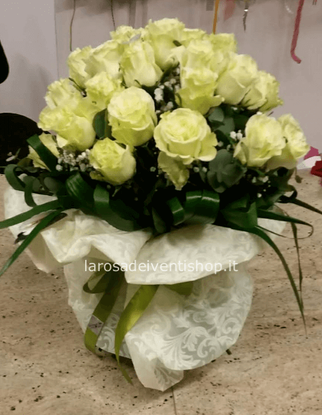 Bouquet di roselline bianche