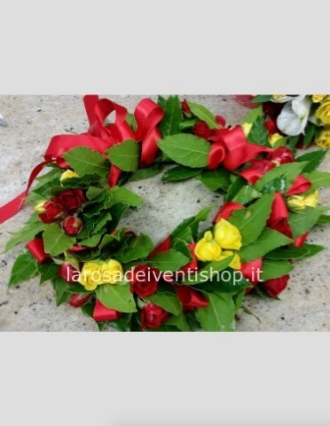 Coroncina d'alloro con roselline gialle e rosse e nastro in raso colori a scelta