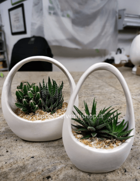 Cestino in gesso con piante grasse alto dimensioni 9x5xh19 cm