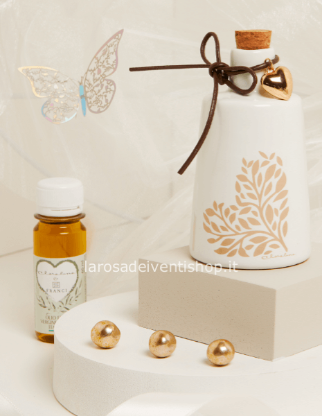 25073O - Oliera con decoro cuore 6x6x10.5 cm capacità 100 ml + Olio Oliva 60 ml - SCATOLA A SCELTA