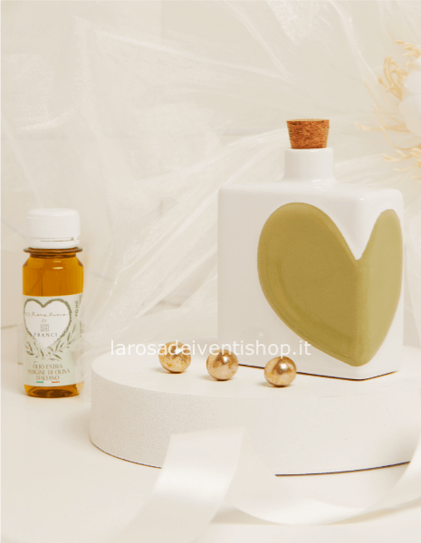 Oliera quadrata cuore verde con olio