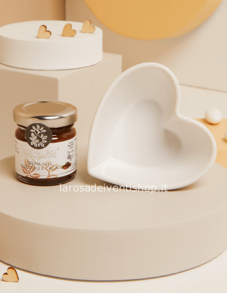 Ciotolina cuore e crema alla nocciola