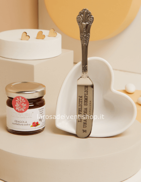 25092C - Ciotolina cuore + marmellata fragola 40 gr + coltellino  - SCATOLA A SCELTA