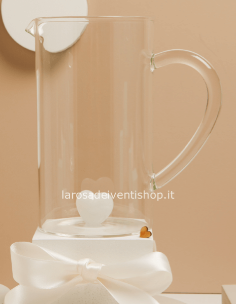 Caraffa in vetro con cuore bianco